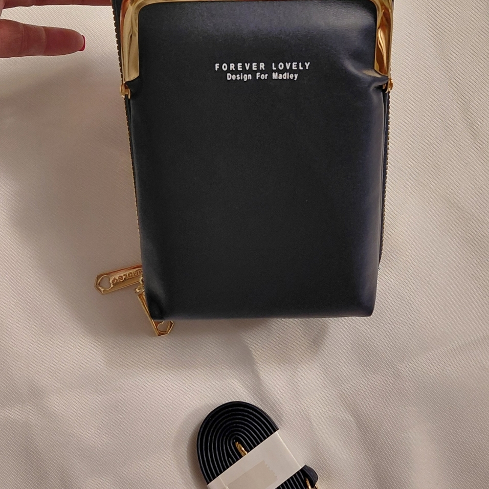 Forever Lovely Design For Madley crossbody phone bag - Picture 5 of 12